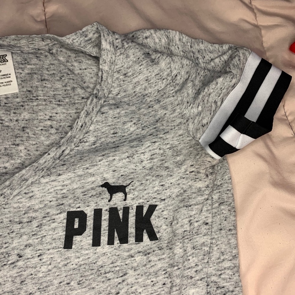 PINK v-neck short sleeve top